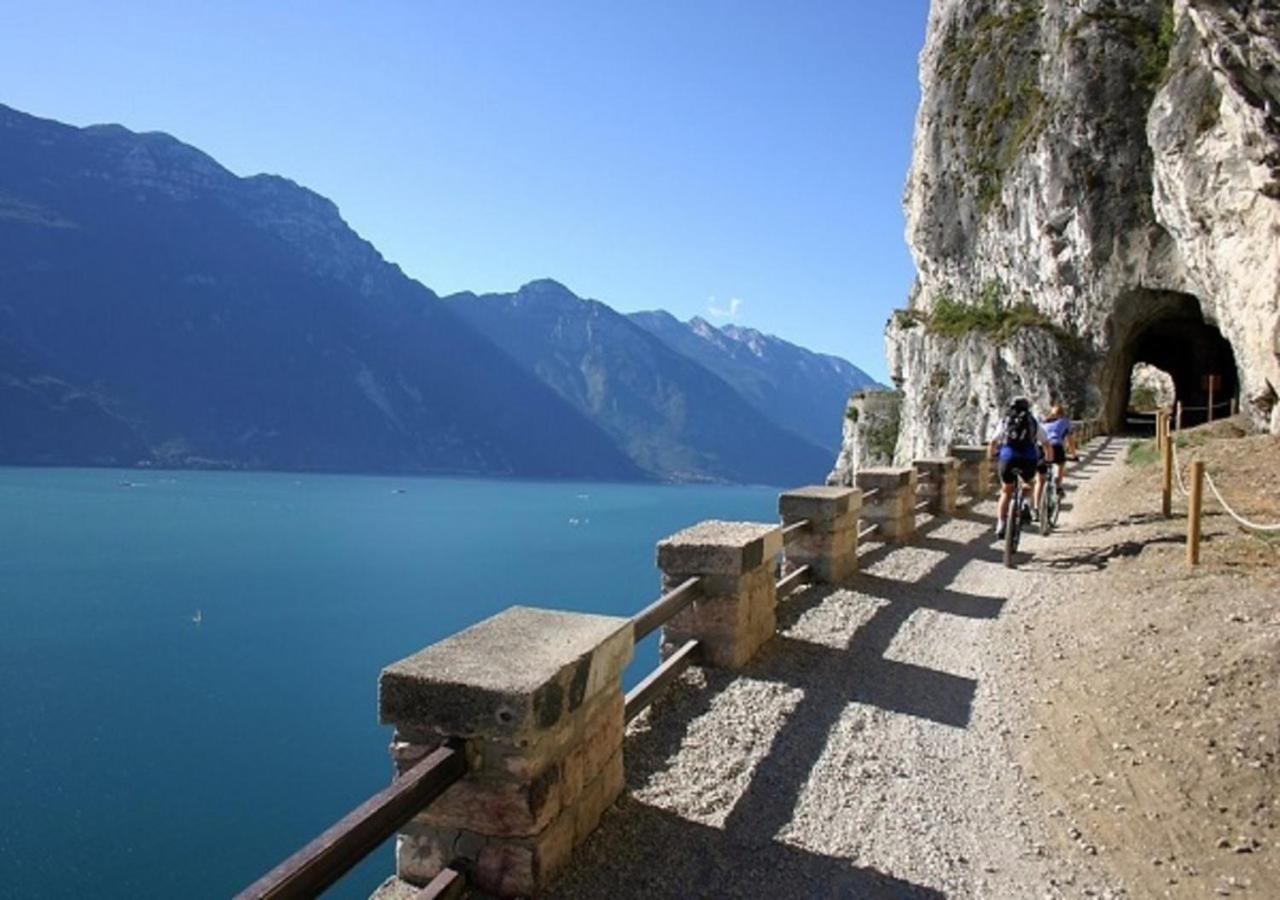 Casa Zanoni Apartment Torbole Sul Garda Bagian luar foto